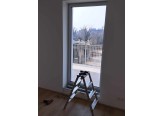 Instalace vnitřních žaluzií na balkonové dveře 